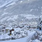 Hotell Eira 2*