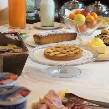 Eira Готель Борміо