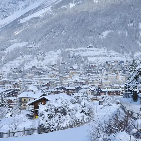 Готель Eira 2*